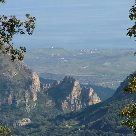 In Stilo With Garden Vakantiehuis