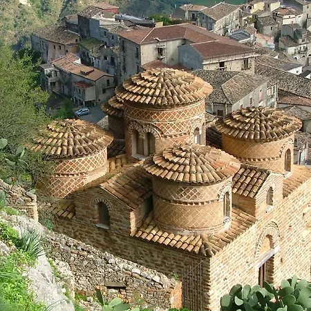 Vakantiehuis In Stilo With Garden
