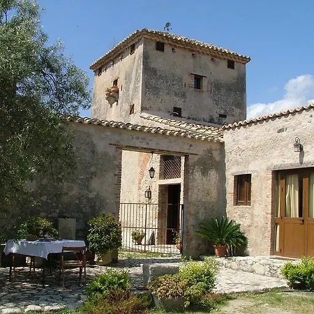 In Stilo With Garden Hébergement de vacances Guardavalle