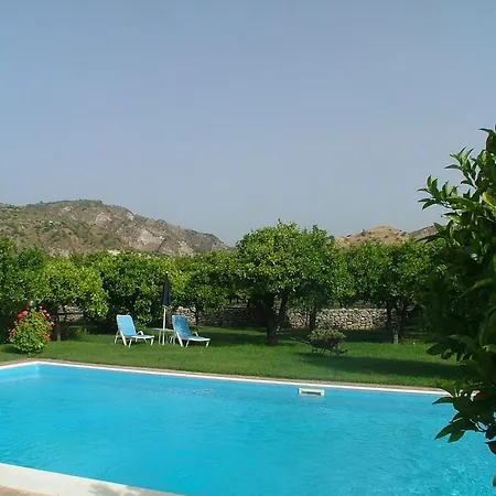 In Stilo With Garden Hébergement de vacances Guardavalle